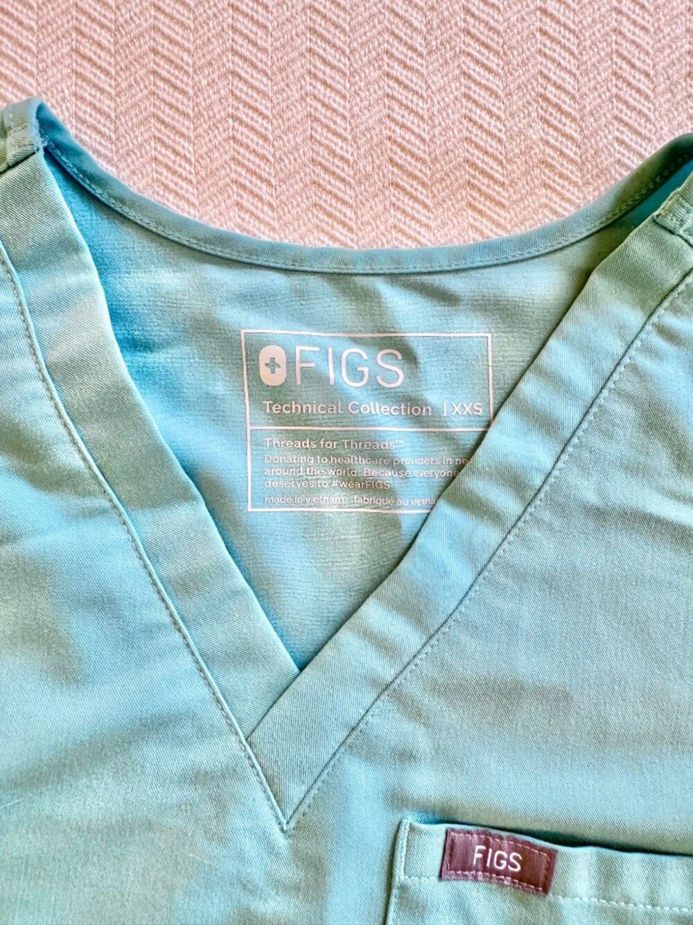 FIGS Scrub Set | Color: Seaglass | Catarina XXS Top, Yola XS Bottom - Picture 5 of 11
